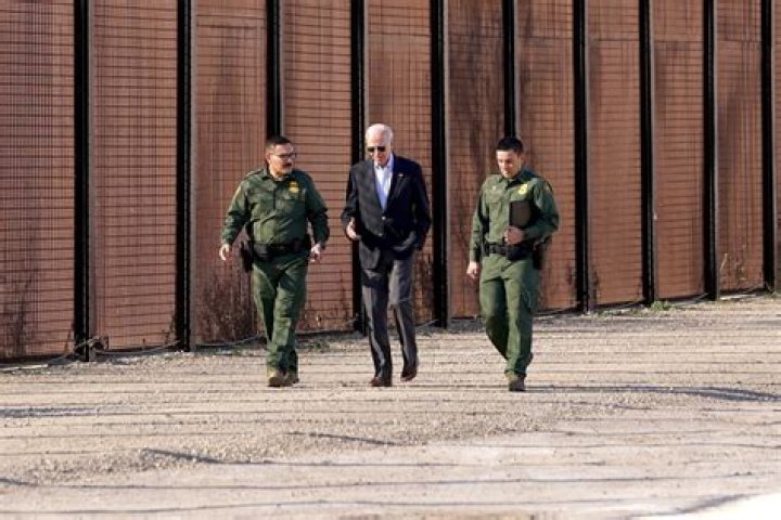 
Who is Steve Bannon? US-Mexico Border Wall Case 